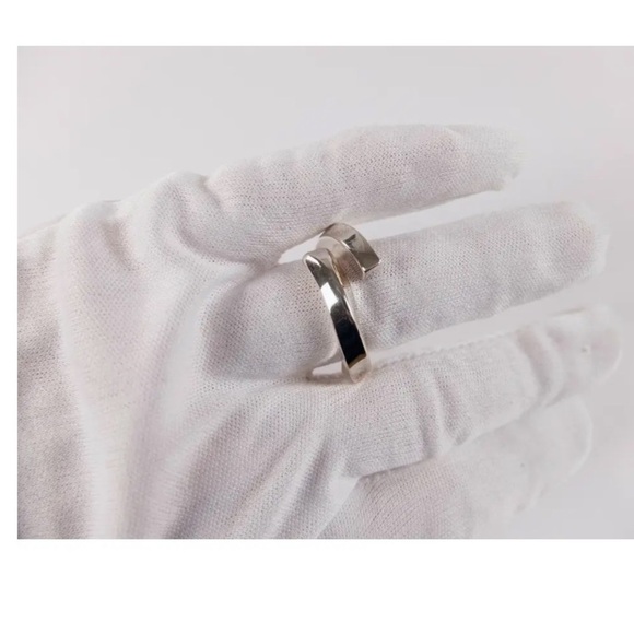 Bottega Veneta Twisted Silver Band - Picture 5 of 5